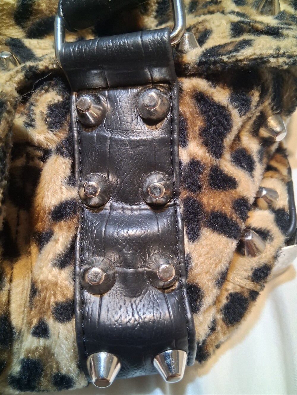 Lux de Ville Leopard Faux Fur Stud Satchel Spikes Key Charm Punk Rockabilly Bag - Picture 13 of 17